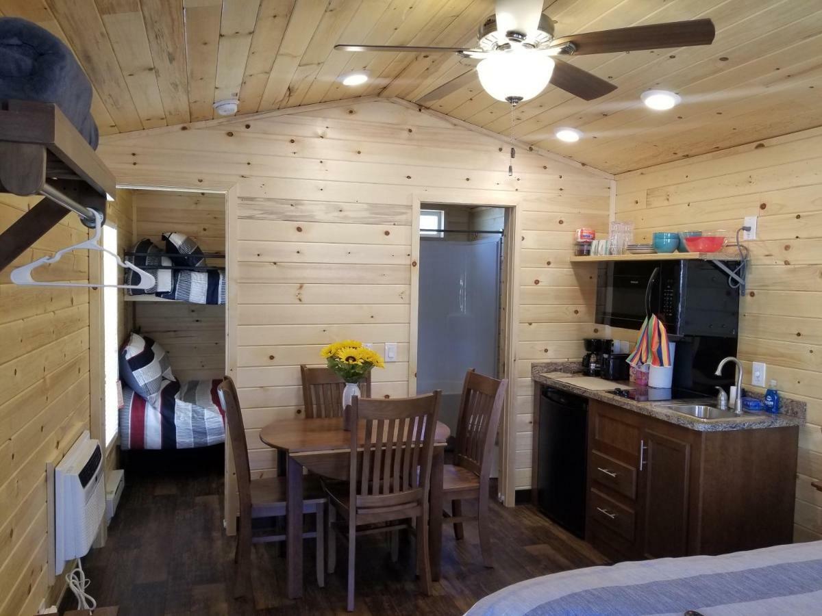 Castle Gate Rv Park Hotel Helper Екстериор снимка